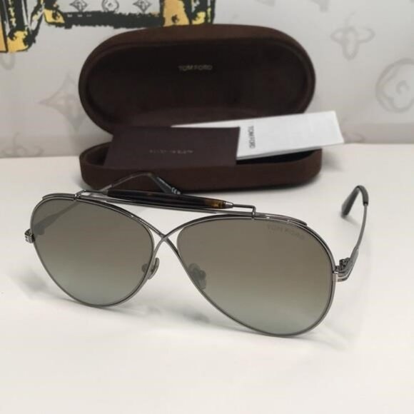 Tom Ford TF818 08G Holden Aviator Sunglasses Gunmetal Brown Gradient Mirror 60mm - Picture 1 of 11
